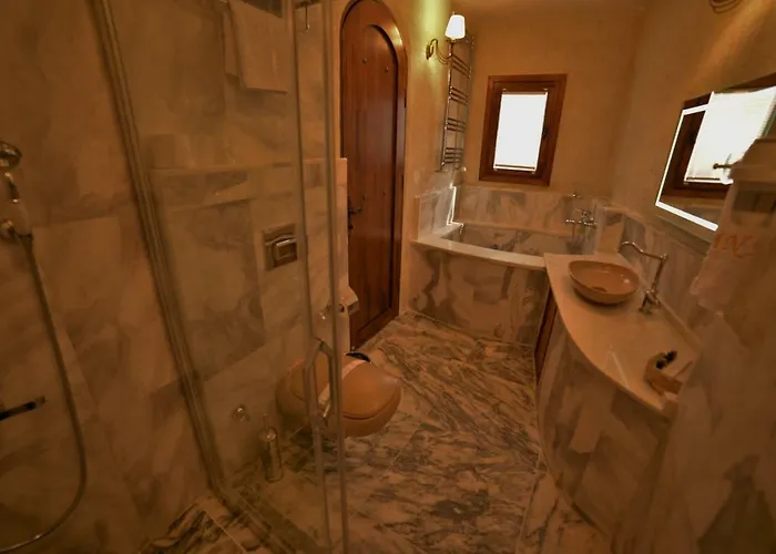 Mnr Cave Cappadocia ホテル ウルギュップ