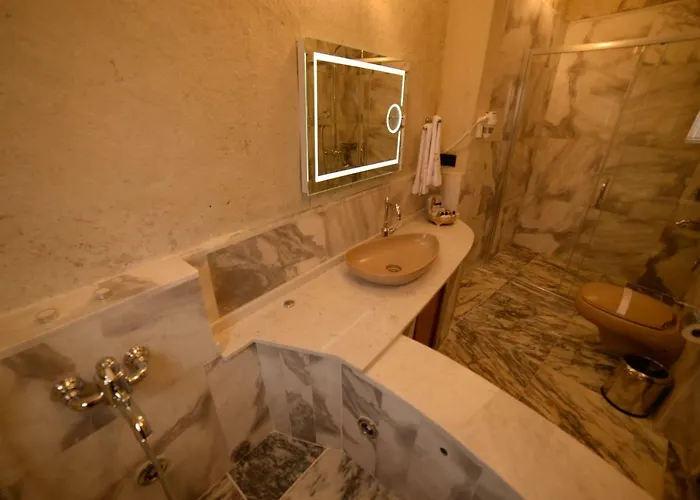 ホテル Mnr Cave Cappadocia ウルギュップ