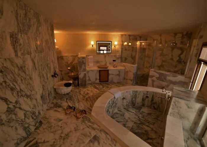 ホテル Mnr Cave Cappadocia